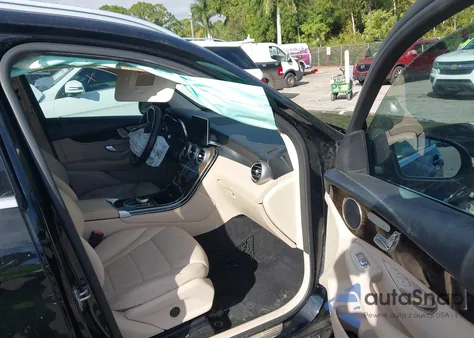 2019 Mercedes-Benz Glc 300 from USA, damaged, VIN WDC0G4JB9KV167993